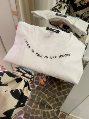 T-shirt “l’alcol fa male ma io lo perdono “ bianca