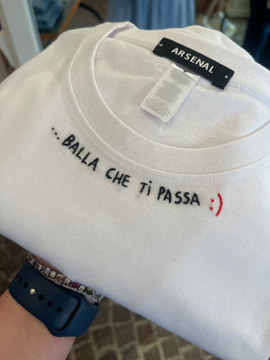 T-shirt ricamo “balla che ti passa”