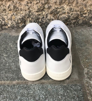 date sneakers in pelle bianca profilo nero